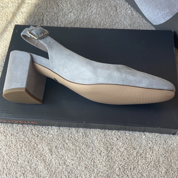 Vionic dove gray suede pumps NEW - Picture 2 of 4